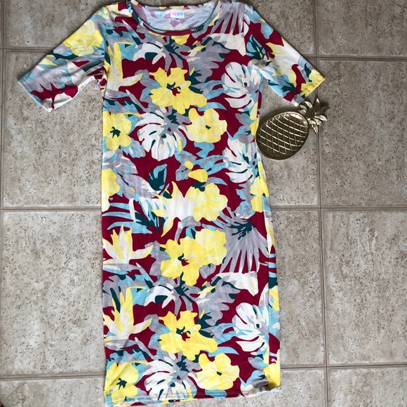 LuLaRoe Dresses & Skirts - LuLaRoe Julia dress, size M